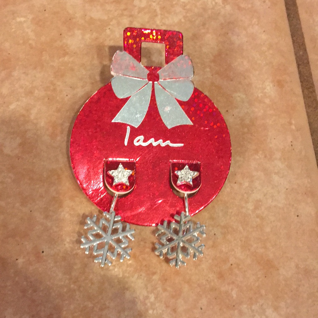 Snowflake Earrings 8$